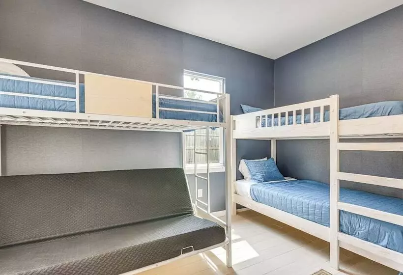 Fort Walton Beach Home: 3 Mi To Beach & Pier!