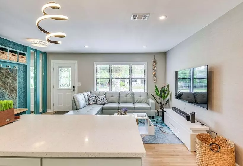 Fort Walton Beach Home: 3 Mi To Beach & Pier!