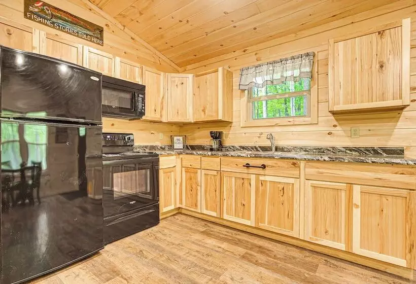 Hocking Hill Cabin Near Hiking: Dogs Welcome