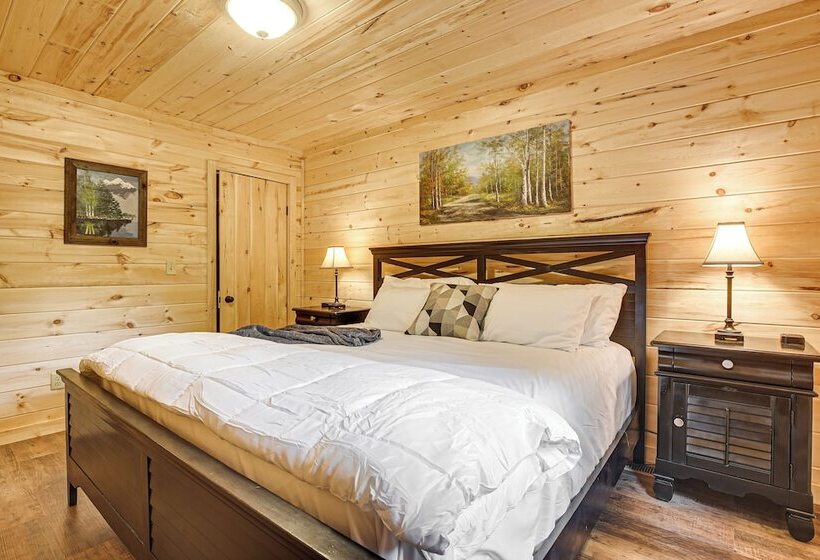 Hocking Hill Cabin Near Hiking: Dogs Welcome