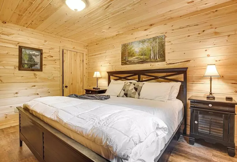 Hocking Hill Cabin Near Hiking: Dogs Welcome