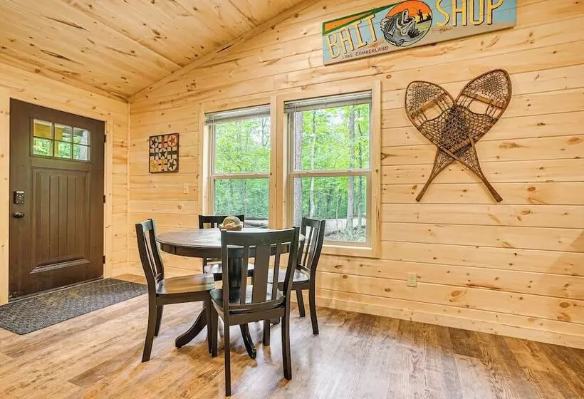 Hocking Hill Cabin Near Hiking: Dogs Welcome