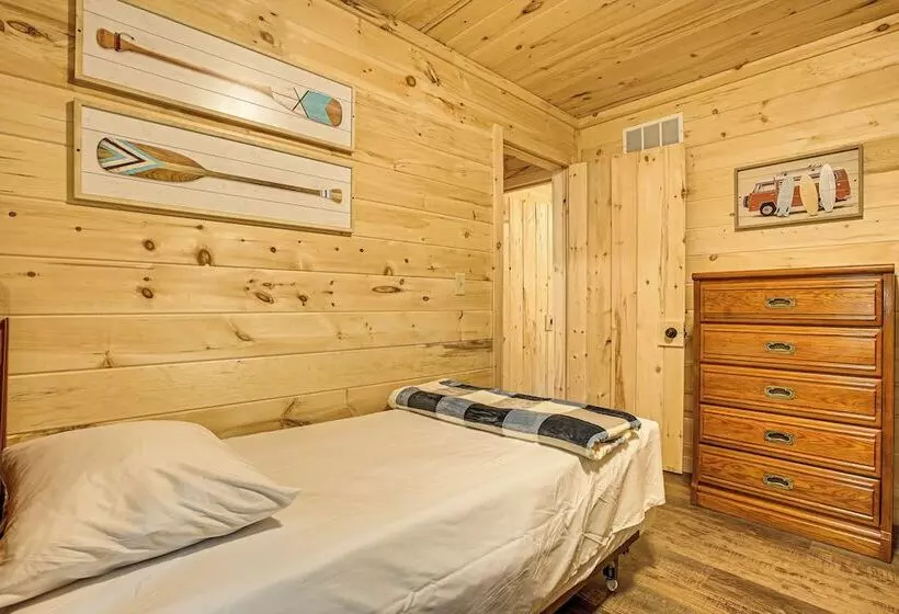 Hocking Hill Cabin Near Hiking: Dogs Welcome