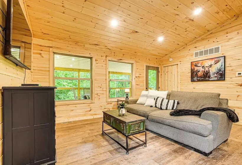 Hocking Hill Cabin Near Hiking: Dogs Welcome