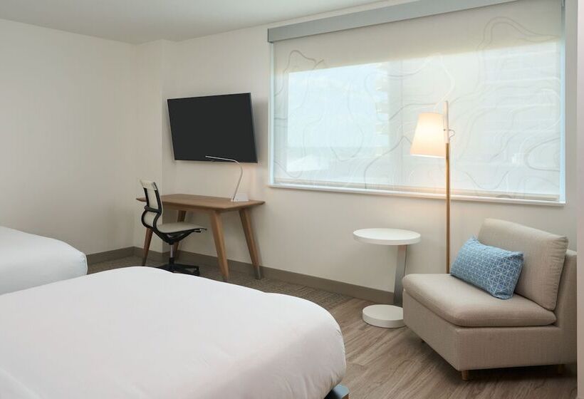 هتل Element Melbourne Oceanfront