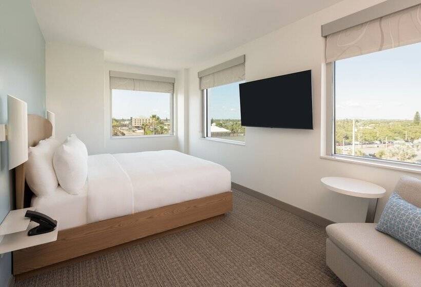 هتل Element Melbourne Oceanfront