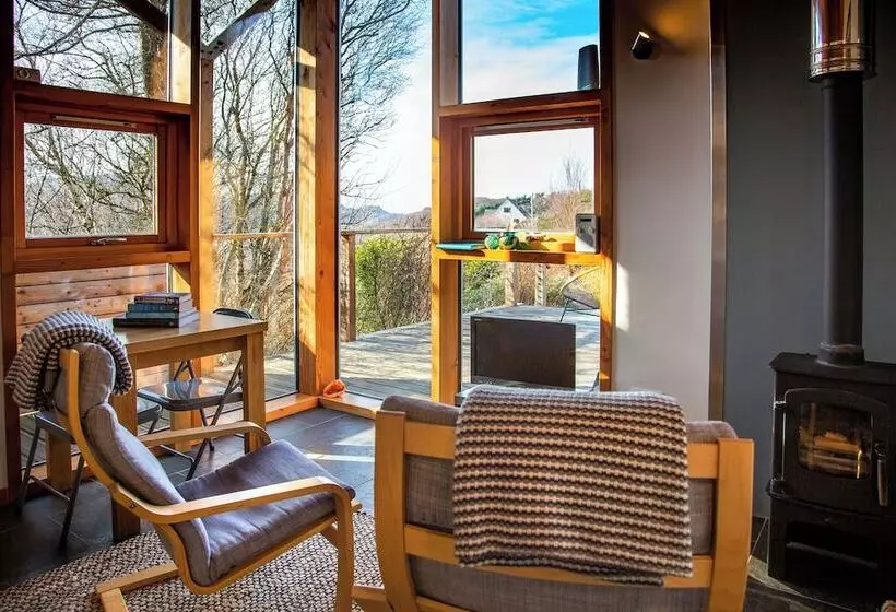 Hotelli Lazybed Accommodation