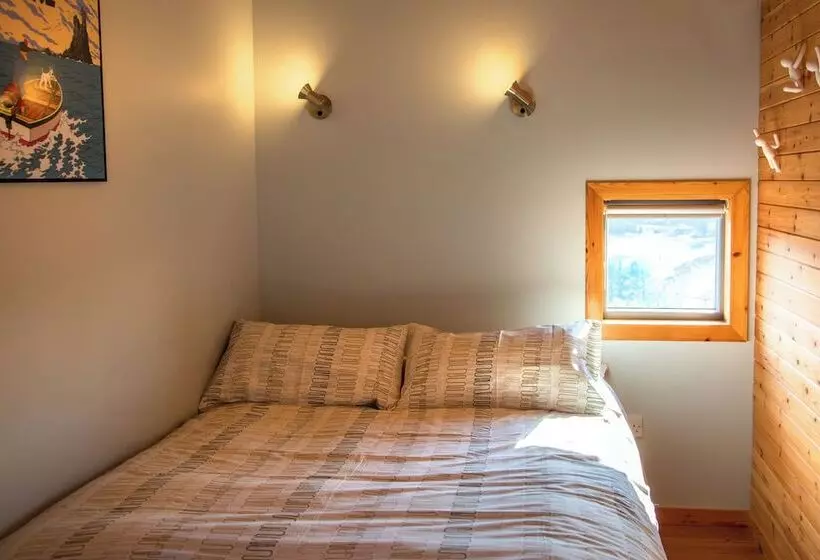 Hotelli Lazybed Accommodation
