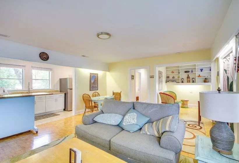 Long Beach Cottage, Walk To Beach & Downtown!