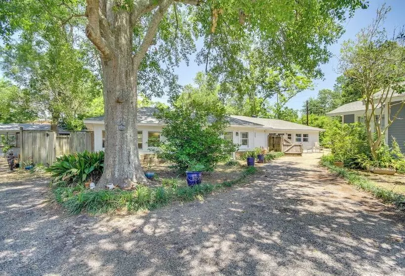 Long Beach Cottage, Walk To Beach & Downtown!