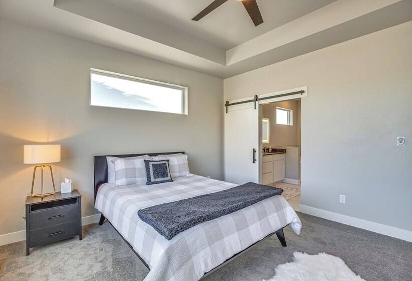 Luxe Living: Grand Junction Home W/ Hot Tub, Views