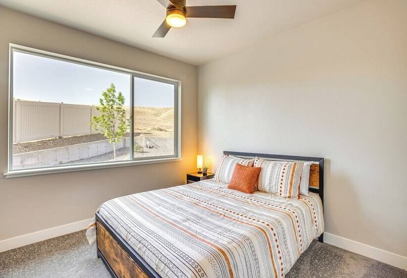 Luxe Living: Grand Junction Home W/ Hot Tub, Views