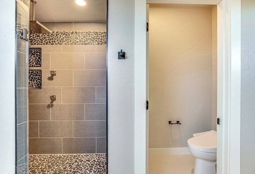 Luxe Living: Grand Junction Home W/ Hot Tub, Views