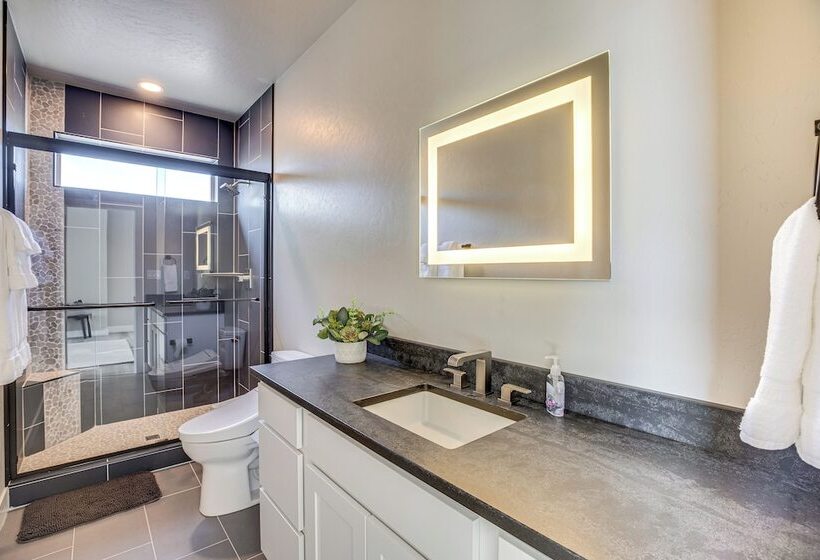 Luxe Living: Grand Junction Home W/ Hot Tub, Views