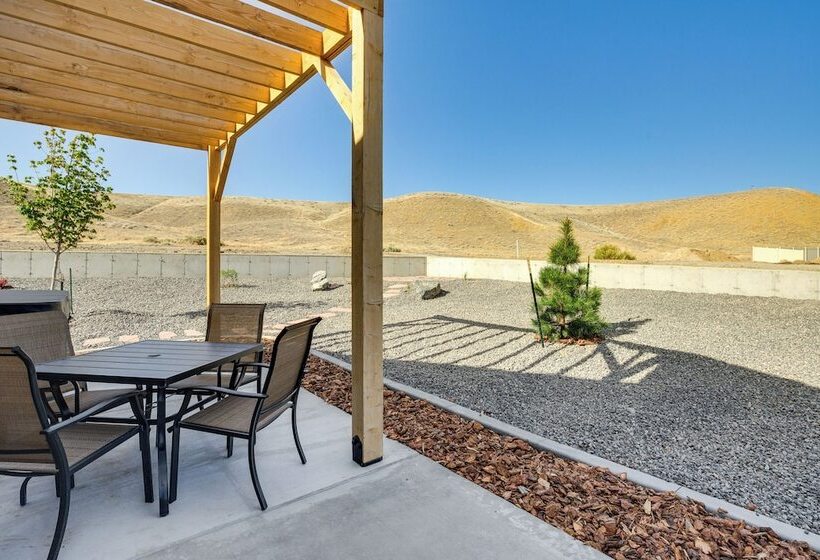 Luxe Living: Grand Junction Home W/ Hot Tub, Views