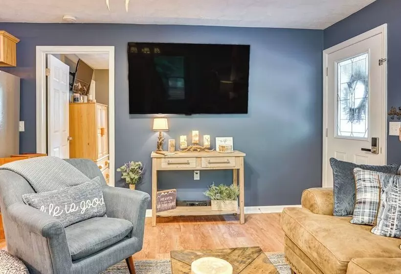 Murray Cabin W/ Hot Tub: Walk To Kentucky Lake!