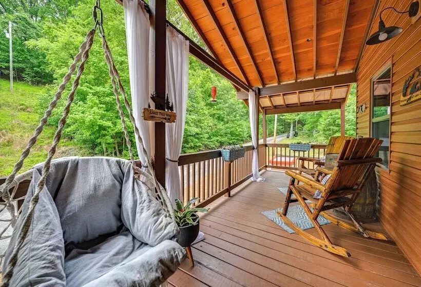 Murray Cabin W/ Hot Tub: Walk To Kentucky Lake!