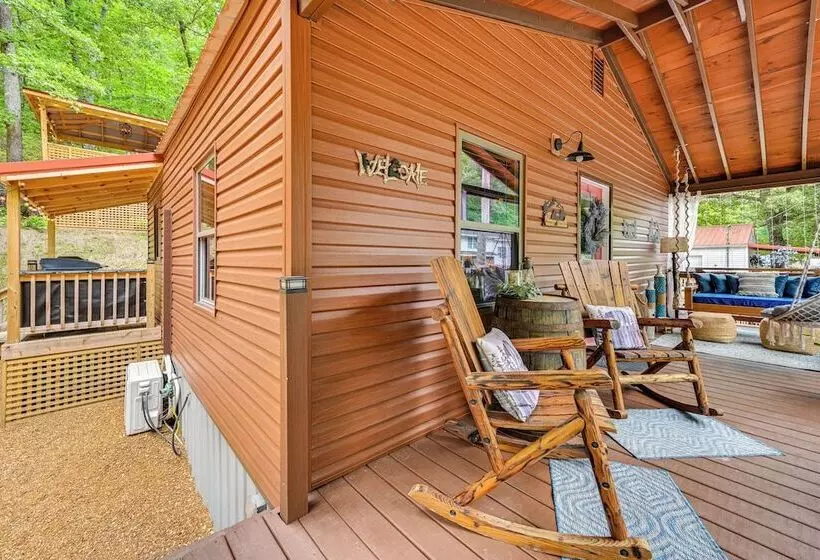 Murray Cabin W/ Hot Tub: Walk To Kentucky Lake!