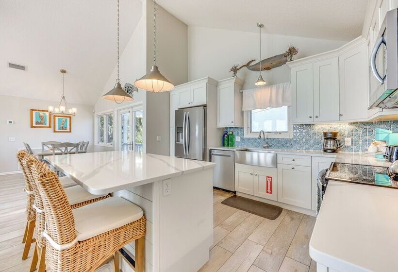 Oceanfront Ponte Vedra Beach Home W/ Deck & Views!