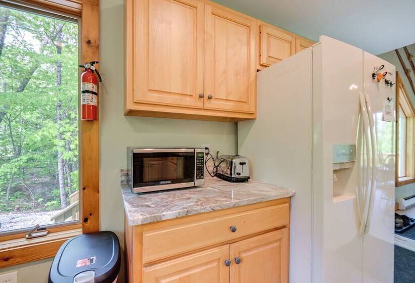 Peaceful Conway Home W/ Fire Pit & Grill