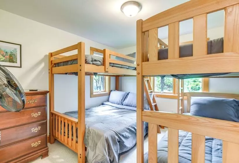 Peaceful Conway Home W/ Fire Pit & Grill