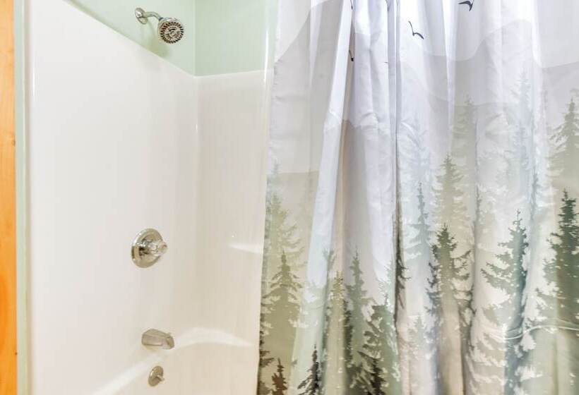 Peaceful Conway Home W/ Fire Pit & Grill