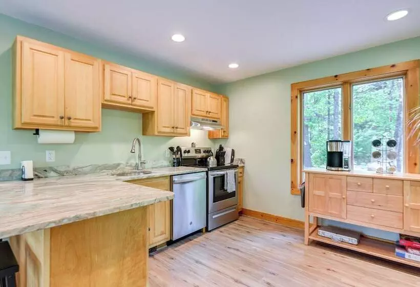 Peaceful Conway Home W/ Fire Pit & Grill