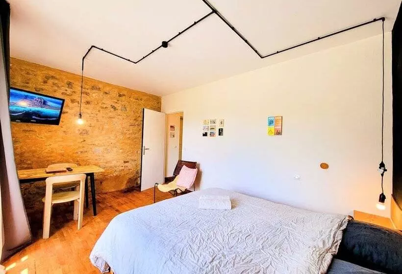 Majatalo La Maison Folia