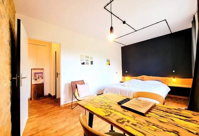 Majatalo La Maison Folia