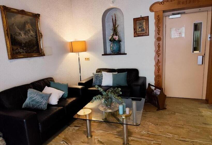 پانسیون Room In Guest Room 2 Room Apartment With Its Own Kitchen And Bathroom