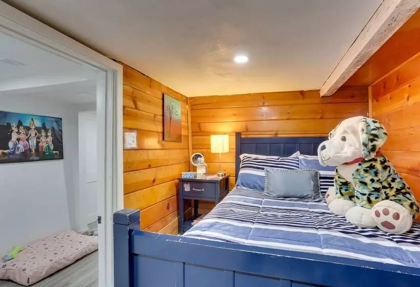 Pet Friendly California Abode W/ Fenced In Yard!