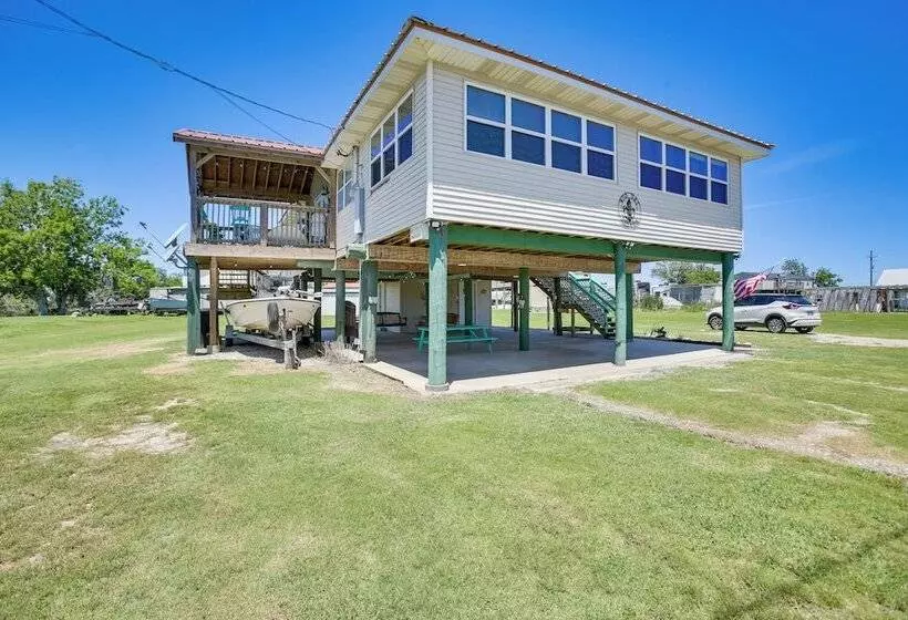 Port Sulphur Retreat W/ 2 Balconies & Bayou Access