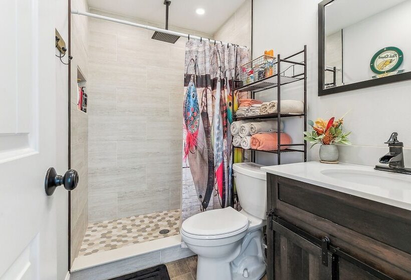 Port Sulphur Retreat W/ 2 Balconies & Bayou Access