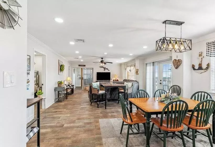 Port Sulphur Retreat W/ 2 Balconies & Bayou Access