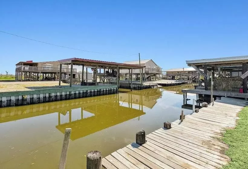 Port Sulphur Retreat W/ 2 Balconies & Bayou Access