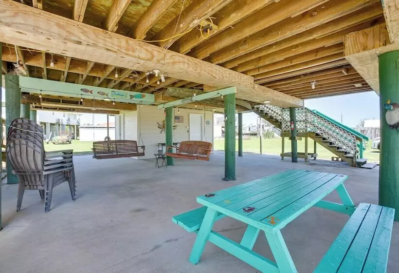 Port Sulphur Retreat W/ 2 Balconies & Bayou Access