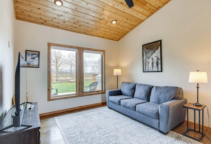 Red Lodge Home W/ Outdoor Kitchen & Fire Table!