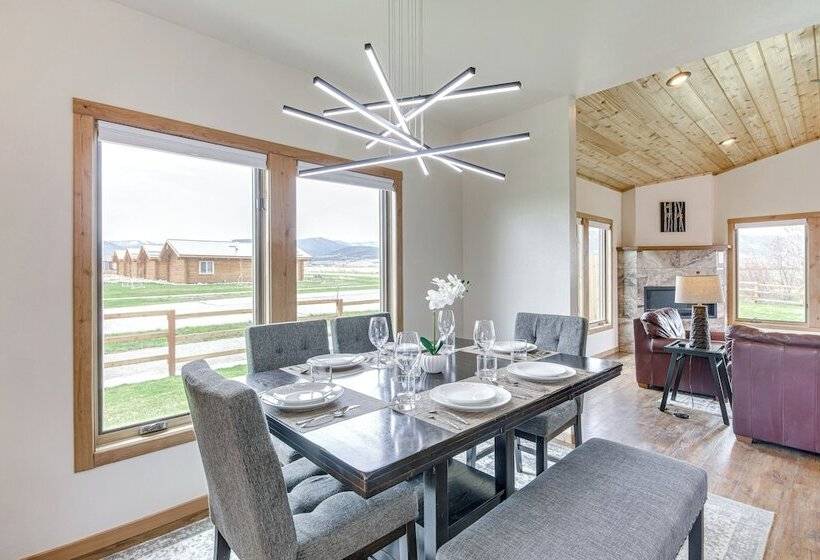 Red Lodge Home W/ Outdoor Kitchen & Fire Table!