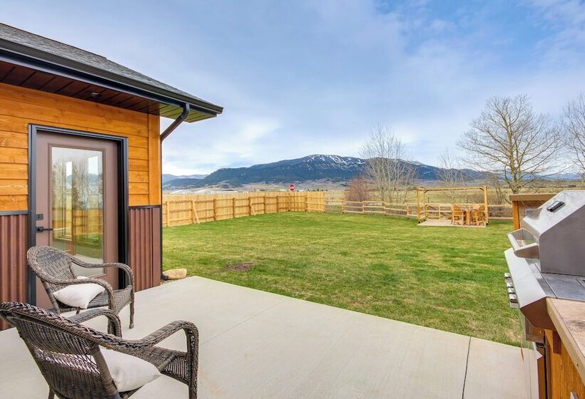 Red Lodge Home W/ Outdoor Kitchen & Fire Table!