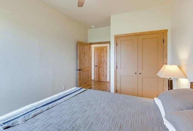 Red Lodge Home W/ Outdoor Kitchen & Fire Table!