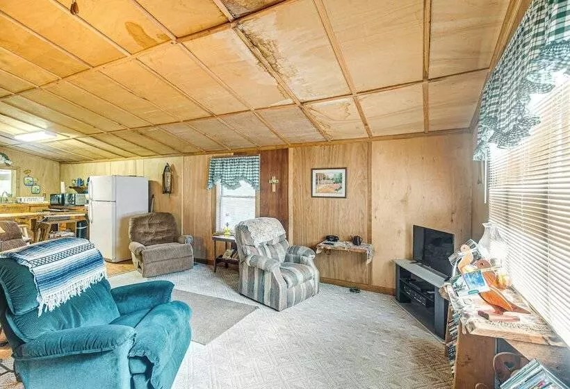 Reidsville Riverfront Cabin W/ Deck & Bbq Grill!