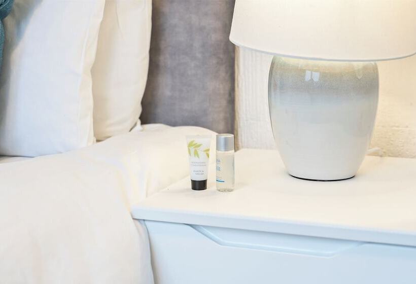 اقامتگاه Spacious 3 Bed House In Birmingham