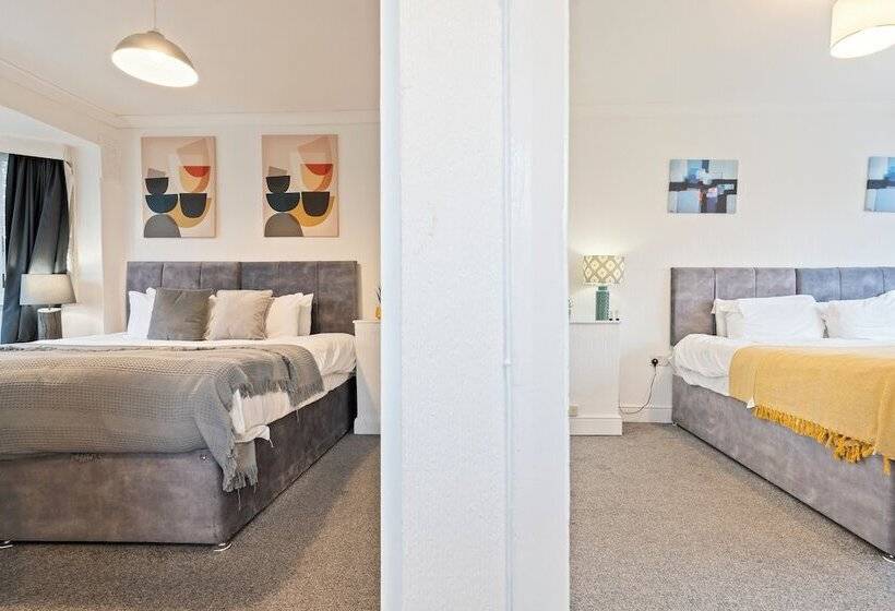 اقامتگاه Spacious 3 Bed House In Birmingham