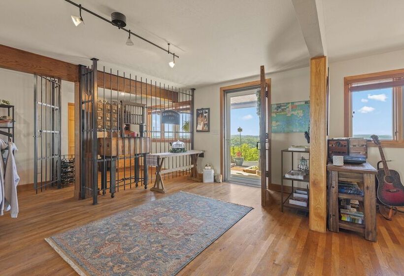 Roadrunner Inn And Log Cabins