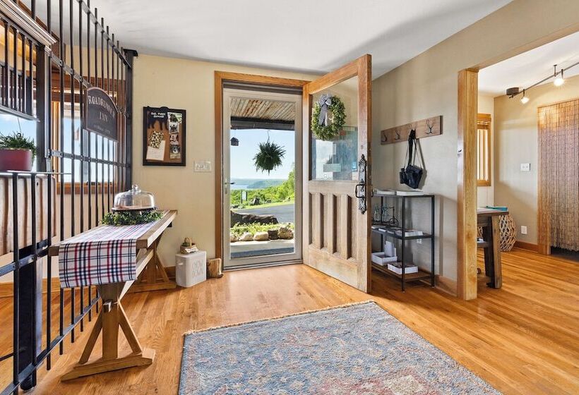 Roadrunner Inn And Log Cabins