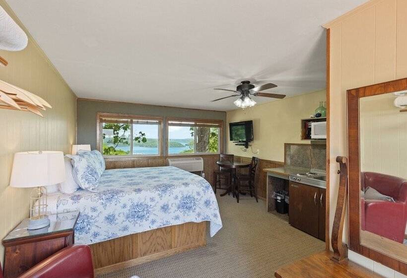 Roadrunner Inn And Log Cabins