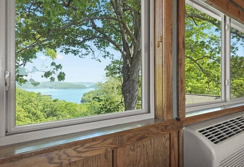 Roadrunner Inn And Log Cabins