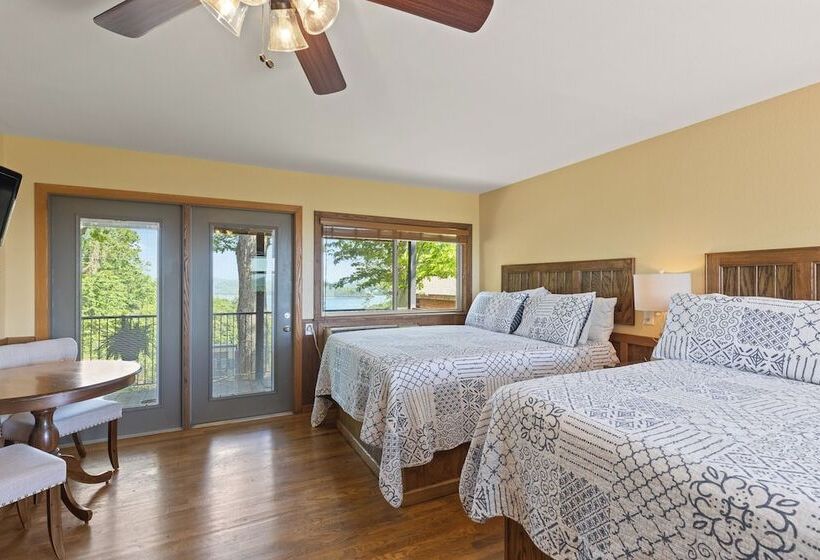 Roadrunner Inn And Log Cabins