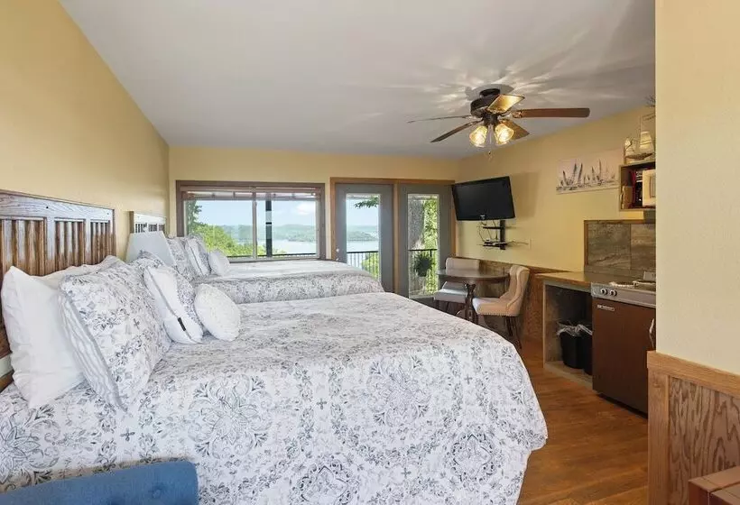 Roadrunner Inn And Log Cabins