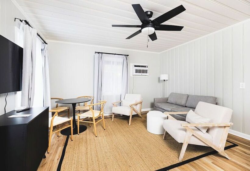 Seabirds Motel At Kure Beach